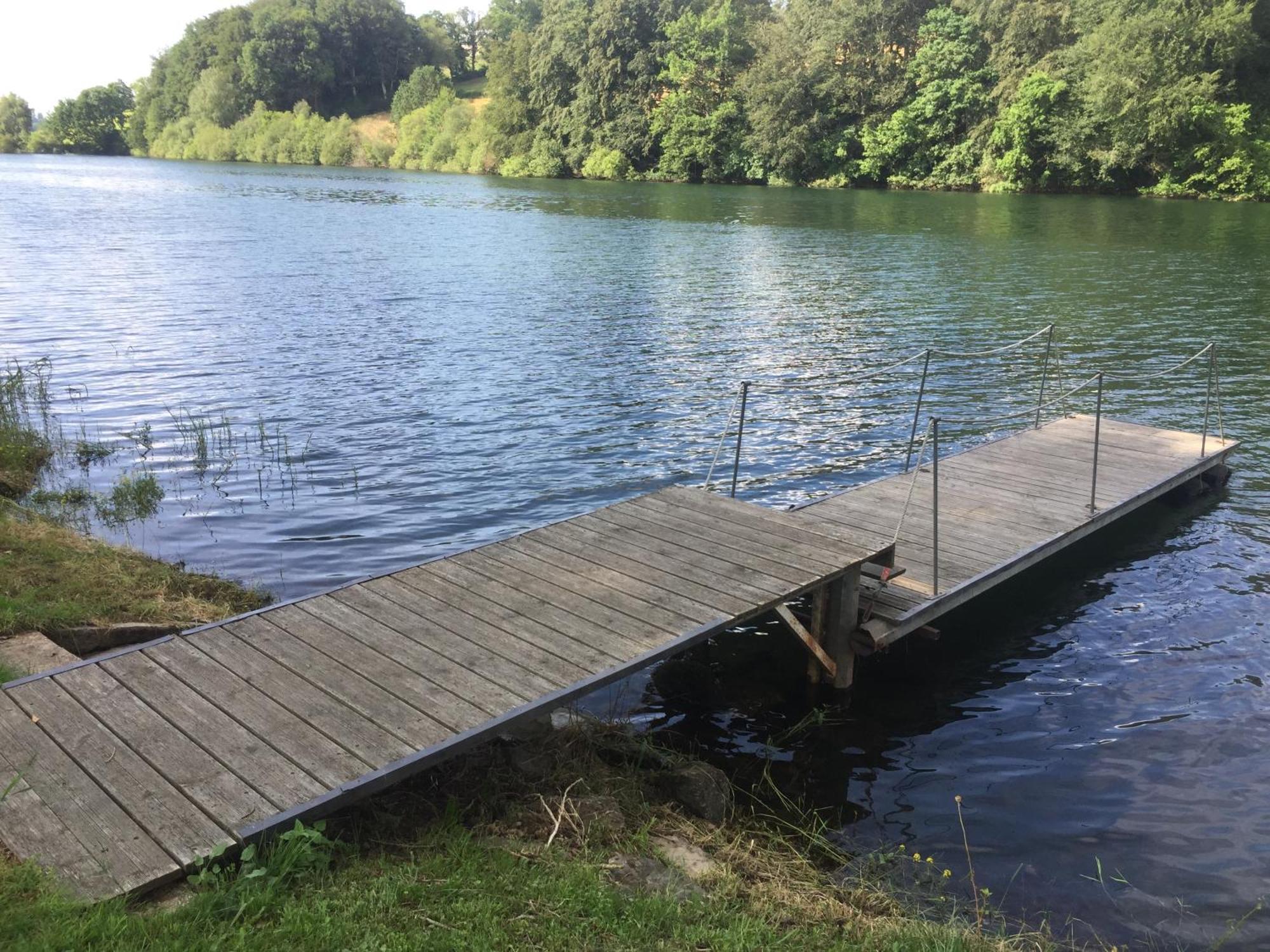 Maison Lac De Pareloup -Les Pieds Dans L'Eau- Arvieu 外观 照片